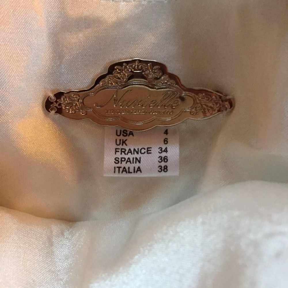 💯% authentic Nurielle flower & crystal dress - Picture 5 of 5